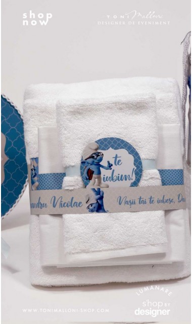 Trusou botez cu strumfii si broderie personalizata in nuante de crem si albastru Bebe Strumf 3